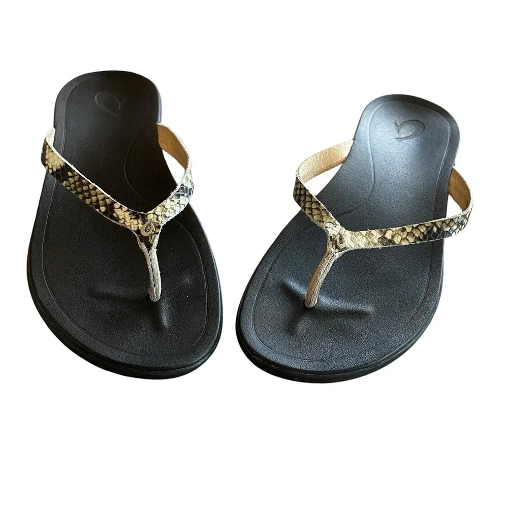 OLUKAI Ho'Opio Women's Size 8/38 Snake Print Leather Thong Flip Flop Sandals - Picture 2 of 7